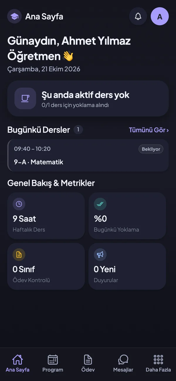 Öğretmen ana sayfasının koyu tema görünümü.